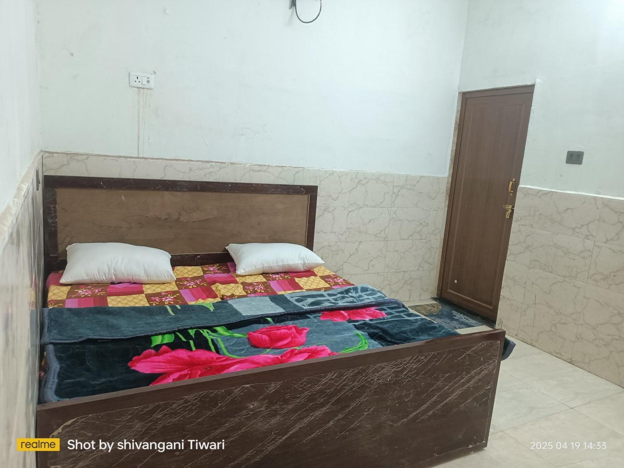 Apartamento Rama'S Residency Ayodhya Exterior foto